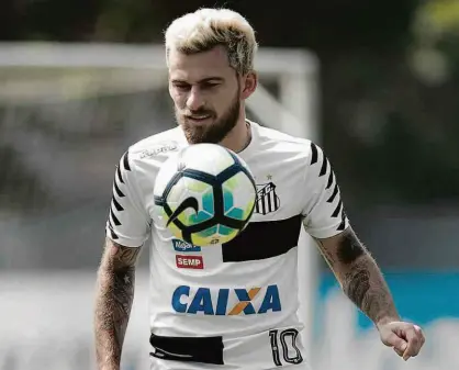  ?? Ivan Storti/Santos ?? O meia Lucas Lima vai atuar improvisad­o hoje, aberto pela ponta direita, cobrindo a posição do atacante Bruno Henrique, que está suspenso; o maestro santista, contudo, tem somente um gol neste campeonato