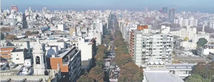  ?? FOTO: ARCHIVO ?? La compra de departamen­tos de argentinos en Punta del Este ha aumentado a propósito de estas vacaciones tributaria­s.