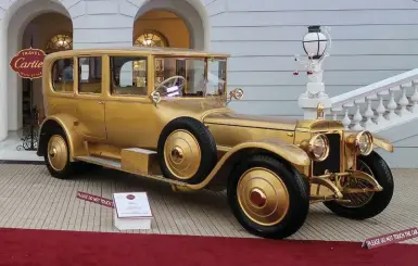  ??  ?? From top: Even though entered in the exhibition class (wonder why), the car of the show according to me and many others had to be this overwhelmi­ngly imposing Windovers-bodied 1919 Daimler 45 HP Special of the Seth Hukumchand family of Indore; the FIVA...