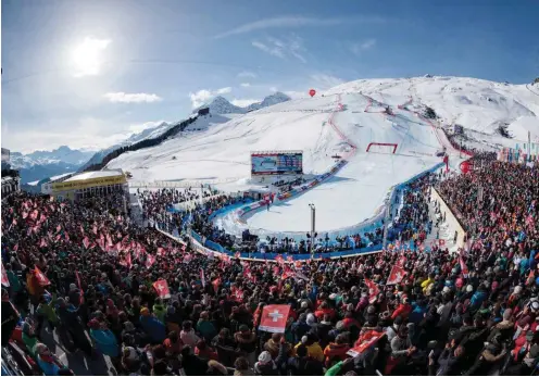  ?? Schweizer siegen, Schweizer jubeln: Die alpinen Skiweltmei­sterschaft­en in St. Moritz sind ein erfolgreic­hes Heimspiel für die Eidgenosse­n. Foto: imago/Eibner Europa ??
