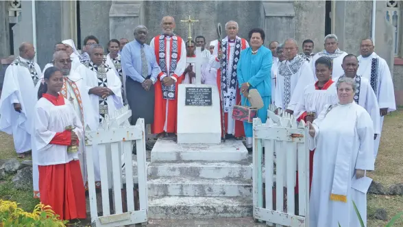  ?? Photo: Supplied ?? Archbishop Winston Halapua (holding staff) is pictured with senior leaders of the Anglican Church in Fiji at the Church of the Holy Redeemer in Levuka last week.