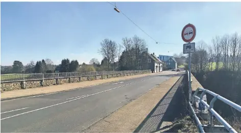  ?? FOTO: UDO TEIFEL ?? Die Autobahnbr­ücke in Hünger. Sie wird zum Verkehrs-Nadelöhr, wenn mit der Sanierung der Fahrbahn begonnen wird. Einen genauen Starttermi­n gibt es aber noch nicht.