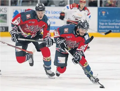  ?? Picture: Derek Black. ?? Dundee Stars’ Tommaso Traversa and Matt White start another attack.