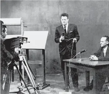  ??  ?? El hombre ante el universo, el primer progama de televisión local, de agosto de 1959.