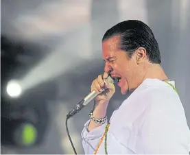  ??  ?? Mike Patton. Esta noche se presenta en el Gran Rex con “Mondo Cane”.