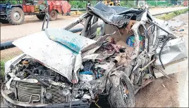  ?? MANOJ DHAKA/HT ?? The mangled car after the accident in Rewari on Sunday.
