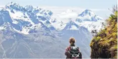  ?? Foto: Julia Lenders, dpa ?? Der Routeburn-Track in Neuseeland ist bei Touristen sehr beliebt. Im Winter kann er allerdings gefährlich werden.