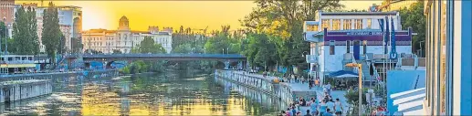  ?? ] Tel Aviv Beach ] ?? Der Donaukanal ist von Donnerstag bis Sonntag Schauplatz für die mittlerwei­le elfte Auflage des Donaukanal­treibens.