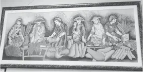  ??  ?? MENARIK: Lukisan batik daripada Noel Belulok yang dipamerkan di Pustaka Miri.