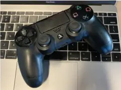  ??  ?? As with the rest of the controller­s, you shouldn’t need any special mapping app to use the Dualshock 4.