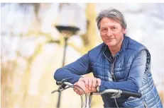  ?? FOTO: DETLEF ILGNER ?? Unser Autor Robert Peters ist passionier­ter Freizeit-Radfahrer und erkundet bei regelmäßig­en Touren von Rheydt aus die Region.