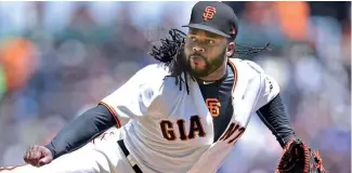  ?? AP ?? Johnny Cueto recibió elogios del dirigente de los Gigantes, Bruce Bochy.