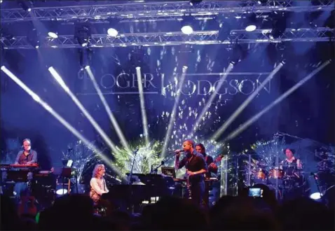  ??  ?? Roger Hodgson und seine Band schufen mit ihrem Programm beim Konzert einige Gänsehaut-momente. Fotos: Reiner Schmalzl