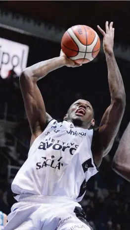  ?? CIAMILLO ?? Roderick Odom, 24 anni, protagonis­ta di gran rilievo della Virtus. Eccellente contro Sassari