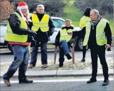  ??  ?? Un “Gaulois” au bonnet rouge qui lui tient bien chaud.