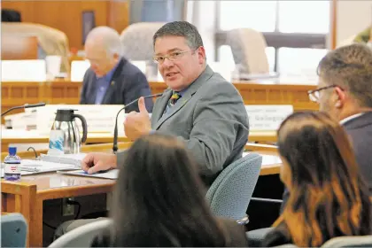  ?? LUIS SÁNCHEZ SATURNO/THE NEW MEXICAN ?? Justin Najaka, director of the New Mexico State Personnel Office, speaks to the Legislativ­e Finance Committee on Thursday. Najaka said an effort to streamline and centralize human resources functions within state government is ‘moving along well’...