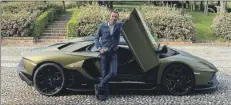  ?? ?? Andrea Levy con la sua Lamborghin­i Aventador Ultimae Roadster che ha provato per il Foglio