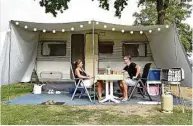  ?? Foto: Tobias Hase/dpa ?? Sorgt auch beim Camping für Strom: eine Powerstati­on.