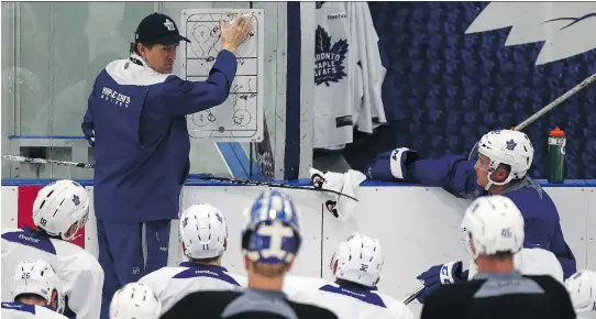  ?? DAVE ABEL ?? Toronto Maple Leafs head coach Mike Babcock believes a morning skate is important for his young team’s mindset heading into that night’s game.