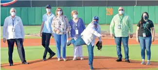  ?? FE ?? José Miguel Fernández hizo el envío de la primera bola en La Romana.