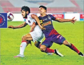  ?? VIRENDRA SINGH GOSAIN/HT ?? Delhi and Kolkata played out a 1-1 draw at the Jawaharlal Nehru Stadium.