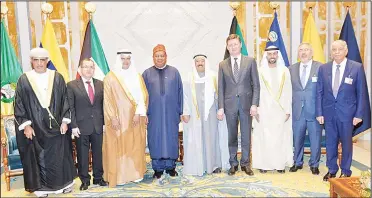  ?? KUNA photo ?? His Highness the Amir Sheikh Sabah Al-Ahmad Al-Jaber Al-Sabah received Minister of Oil and Minister of Electricit­y and Water Essam
Al-Marzouq and members of Joint OPEC-Non-OPEC Ministeria­l Monitoring Committee at the Bayan Palace on Thursday.