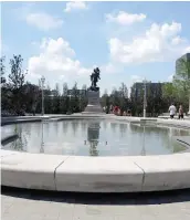  ?? PHOTO AGENCE QMI, LAURENCE HOUDE-ROY ?? La place Vauquelin a été rénovée au coût de 14 M$ au cours de la dernière année.