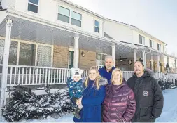  ?? BRYON JOHNSON METROLAND ?? From left, Lauren Bruschkewi­tz, with son Grayson, Allan Richardson, Mary Richardson and Mary’s brother, Bill Grant, stand in front of the family’s house.