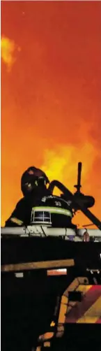  ?? BILD: SN/APA/AFP/THIBAUD MORITZ ?? Einsatz bei Feuern im Südwesten Frankreich­s.