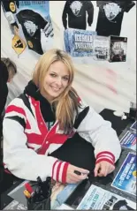  ??  ?? ICE MAIDEN: Ice Road Trucker Lisa Kelly signs autographs. (METP-06-05-12 AS121)