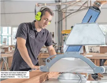  ?? Foto: Ingo Wagner ?? Viele finden nach einem Studienabb­ruch den Weg in eine duale Ausbildung, zum Beispiel im Handwerk.