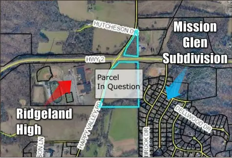  ?? Screenshot ?? This screenshot from the Walker County tax parcel maps shows the rezoned property’s proximity to Ridgeland High School and Mission Glen Subdivisio­n.