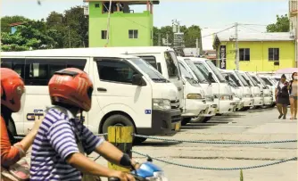  ??  ?? V-HIRE TERMINAL. Cebu southbound passengers will no longer have to go to the South Road Properties to take a V-Hire to reach their destinatio­ns as the terminal for V-Hires has been transferre­d to a vacant lot on Junquera St. in Barangay Kamagayan....