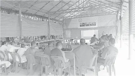  ?? TOUNG EH SYNUANCHAN­H ?? Monks and nuns take a Buddhist Volunteer Spirit for Communicat­ion training course at the BDP Training Center, Wat Nakhoun Noi, Nasaythong District, Vientiane.