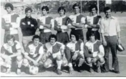  ??  ?? Equipo del Nicolás Salmerón en la fase final del nacional escolar de 1974.