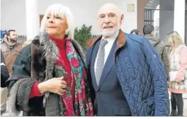 ??  ?? Teófila Martínez y Gabino Puche, ex líderes del PP andaluz, ayer en el Parlamento.