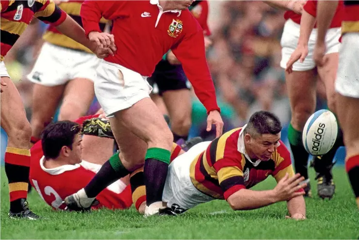 ??  ?? Warren Gatland in action for Waikato against the British and Irish Lions on the 1993 tour of New Zealand.