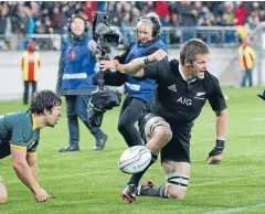  ?? Photo: ROSS GIBLIN/FAIRFAX NZ ?? Captain Richie McCaw expects himself to go to ‘‘dark places’’ in the All Blacks’ energy-sapping battles with the Springboks.