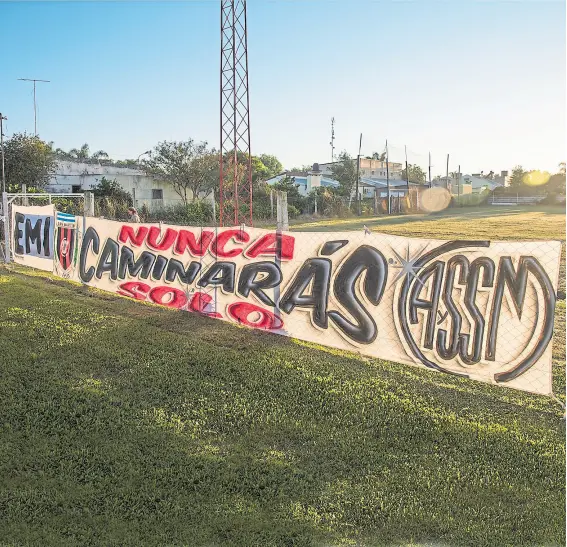  ?? Marcelo manera ?? El mensaje sentido en el Club San Martín, de Progreso: Emiliano Sala para siempre en el corazón de la gente