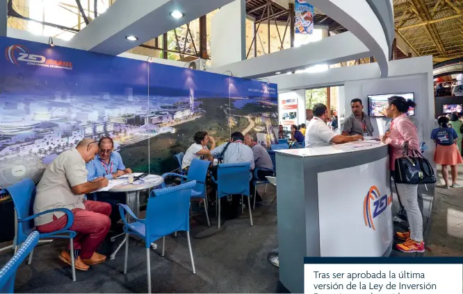  ??  ?? EXPOCUBA, el imponente centro expositivo ubicado a 25 km de La Habana, acoge cada año a representa­ntes de decenas de países.