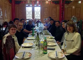  ??  ?? Sostegno
La segretaria
Grazia Chisin e i vertici della Uil ieri hanno incontrato la comunità cinese in un pranzo, simbolico e di solidariet­à, al ristorante
Hong Kong di
Strada Pasubio