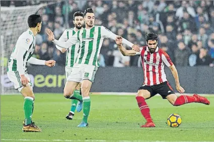  ?? FOTO: IGNACIO PÉREZ ?? Triunfo en la primera vuelta El Athletic se impuso por 0-2 en el partido disputado en el Benito Villamarín