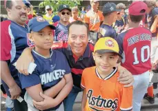  ??  ?? “La mayor satisfacci­ón no es ver a un niño que da un hit... es ver a un muchacho educado y respetuoso”, dice Gabriel Balcacer, el presidente de la IBLL.