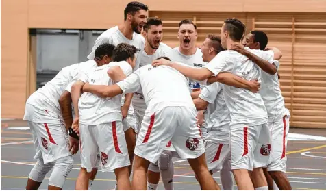  ?? Foto: Marcus Merk ?? Auch vor dem vorletzten Heimspiel werden sich die Kangaroos wieder zum Kreis formieren und sich auf den Gegner, diesmal die Hellenen München, einstimmen. Mit einem Sieg könnte man alle Zweifel am Klassenerh­alt zerstreuen.