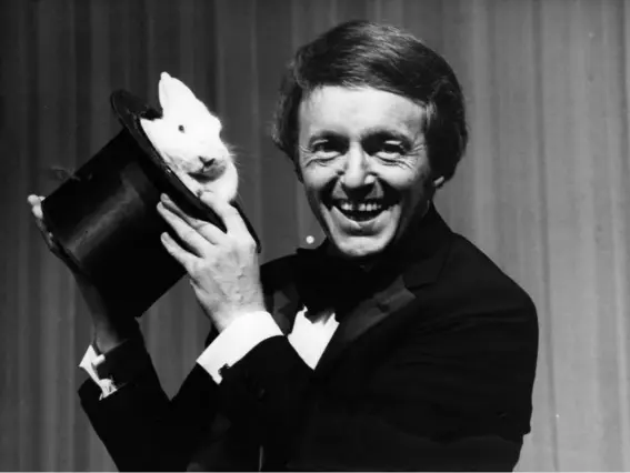  ?? (Getty) ?? Accusation­s about the estate of Paul Daniels have created a financial minefield
