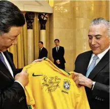  ?? Beto Barata/PR ?? Troca de presentes entre Temer e o presidente da China