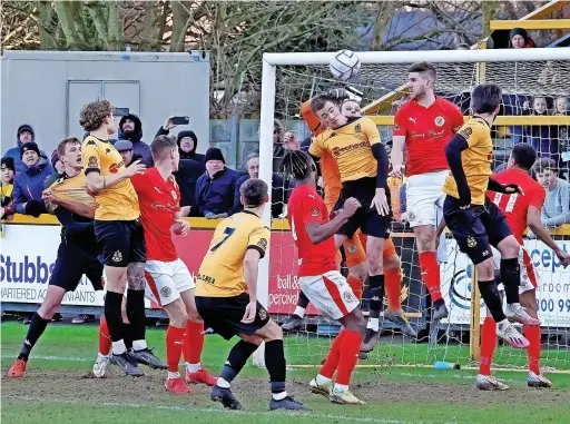  ?? Karl Dunkerley ?? ● Southport put pressure on the Brackley rearguard during Saturday’s goalless draw