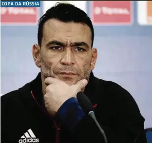  ??  ?? Após passar de terceiro reserva para titular, o goleiro Essam El-Hadary deve ser o atleta mais velho a atuar em uma Copa do Mundo, quando estará com 45 anos