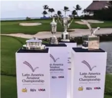  ??  ?? Los trofeos de los organizado­res son exhibidos cada año en el LAAC. Desde la izquierda el del Masters, The Open Championsh­ip, U.S. Open y LAAC. (Foto: Enrique Berardi)