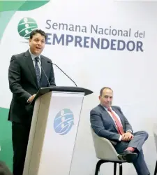  ??  ?? Alejandro Delgado, presidente del Instituto Nacional del Emprendedo­r, y Miguel Ángel Margáin, director del Instituto Mexicano de la Propiedad Industrial.